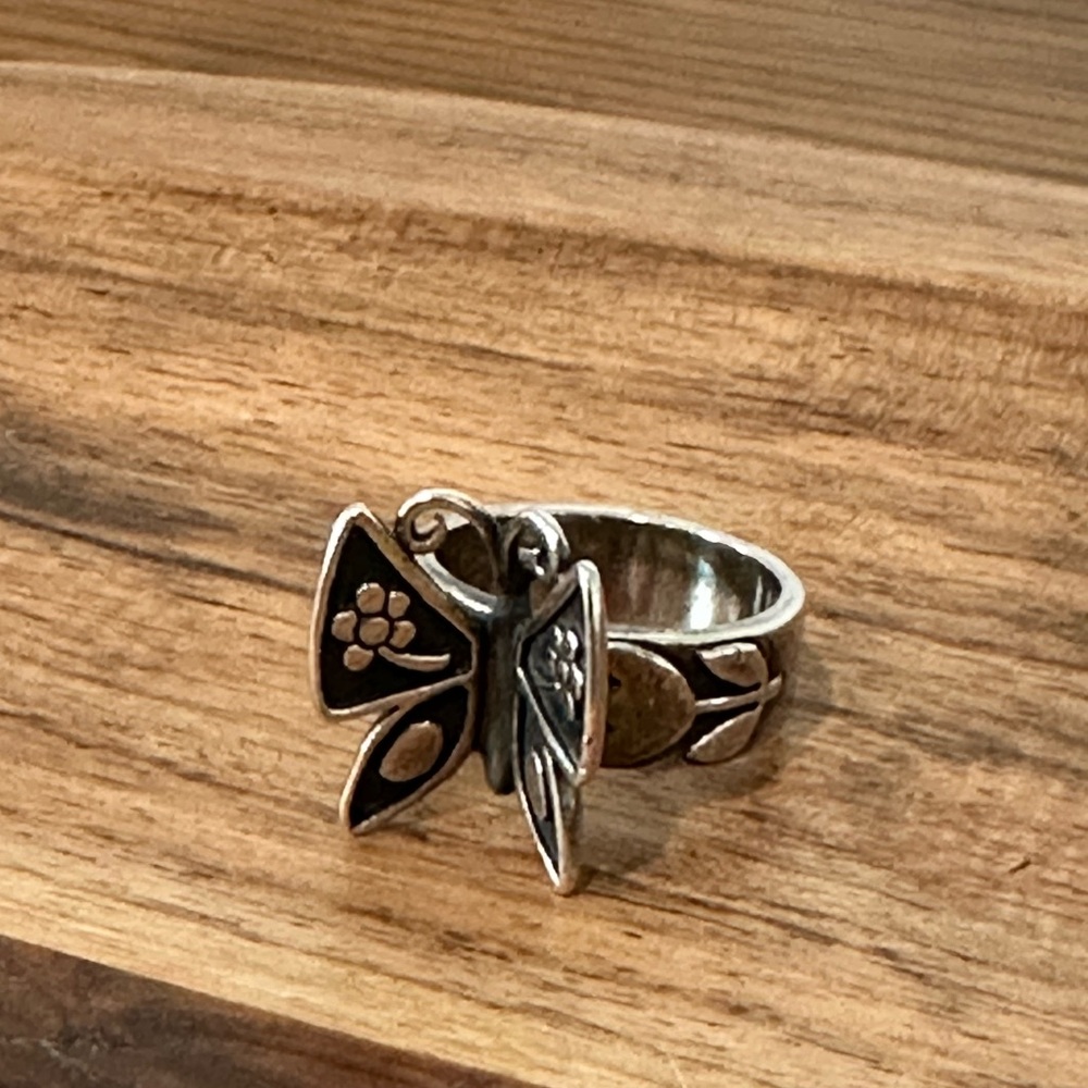 James Avery Mariposa Ring Sz 7